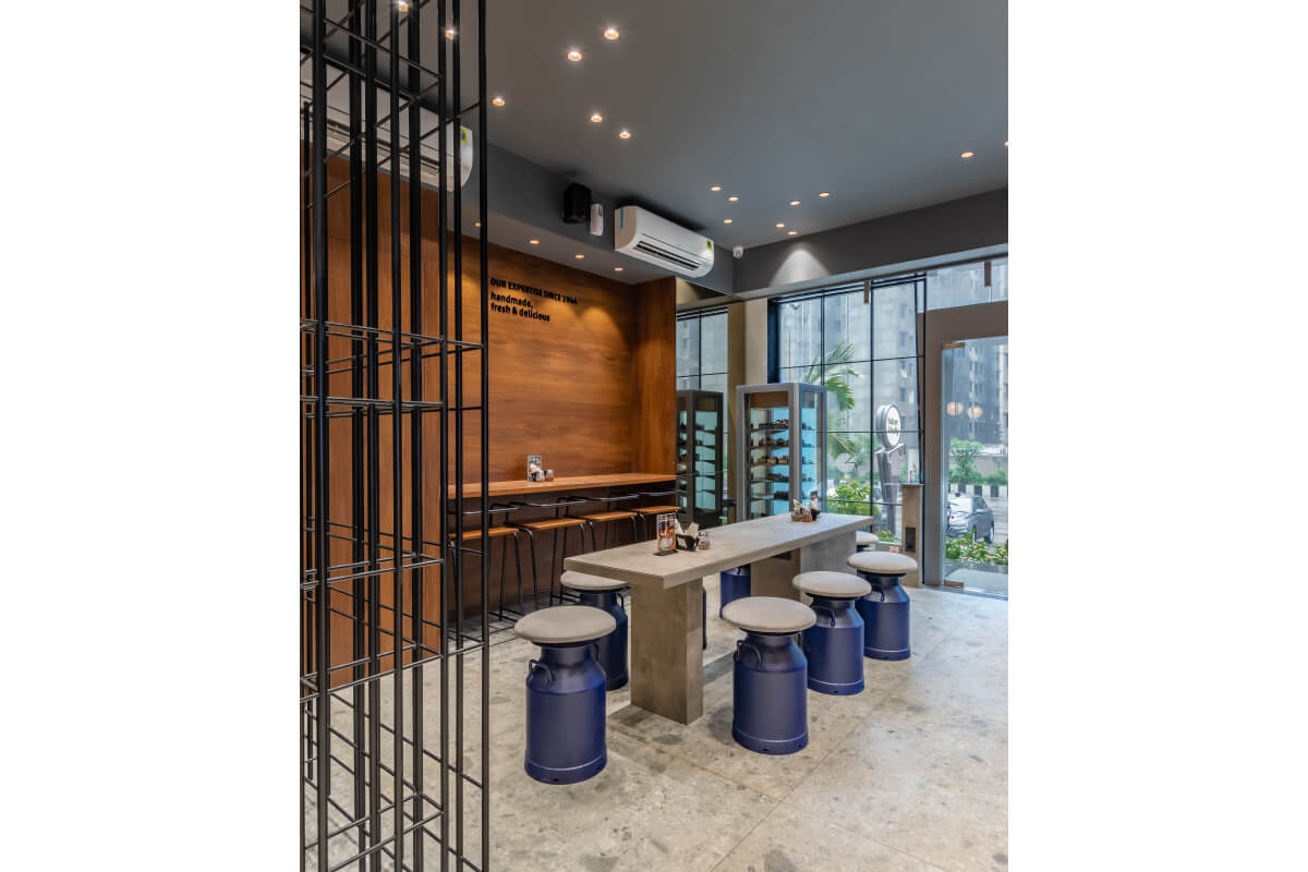 Huber And Holly Surat